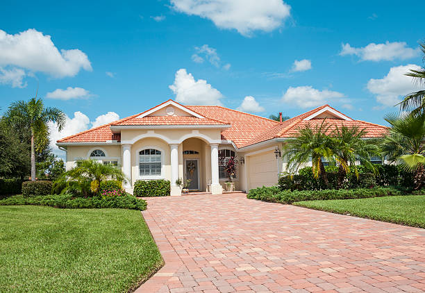 Best Driveway Paving Contractor  in Marengo, IA